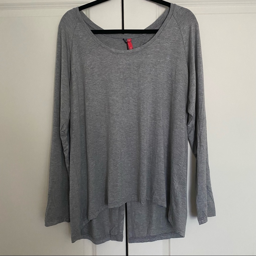 Smash gray t shirt with open back